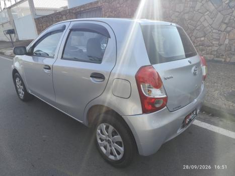 TOYOTA Etios Hatch 1.3 16V 4P FLEX, Foto 7