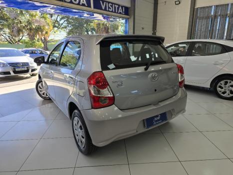 TOYOTA Etios Hatch 1.5 16V 4P FLEX XS AUTOMÁTICO, Foto 4