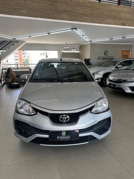 TOYOTA Etios Hatch 1.5 16V 4P FLEX XS, Foto 2