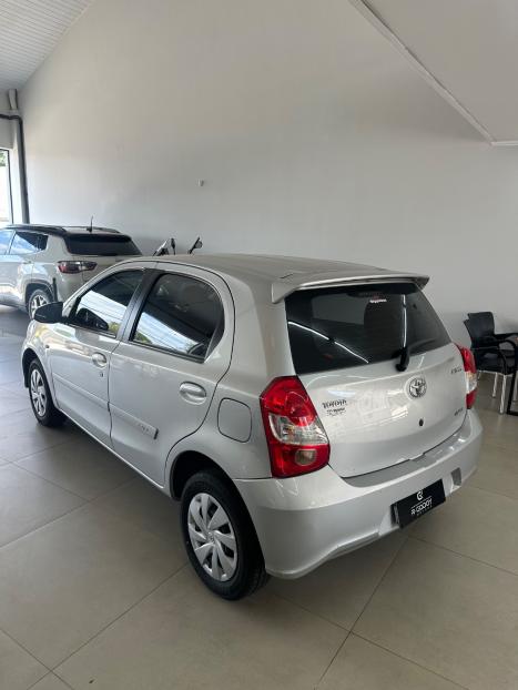 TOYOTA Etios Hatch 1.5 16V 4P FLEX XS, Foto 4