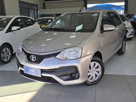 TOYOTA Etios Hatch 1.5 16V 4P FLEX XS AUTOMÁTICO, Foto 3