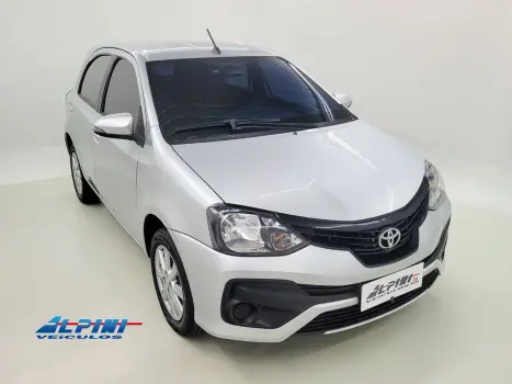 TOYOTA Etios Hatch , Foto 2