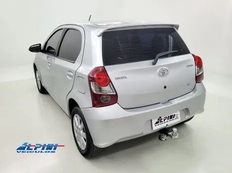 TOYOTA Etios Hatch , Foto 4