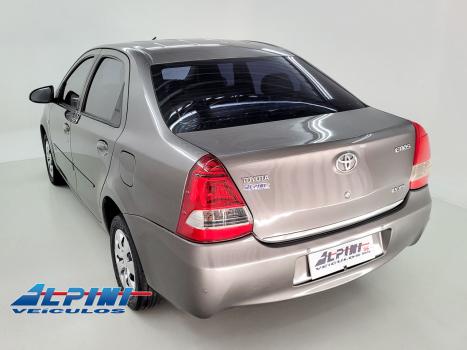 TOYOTA Etios Hatch , Foto 4