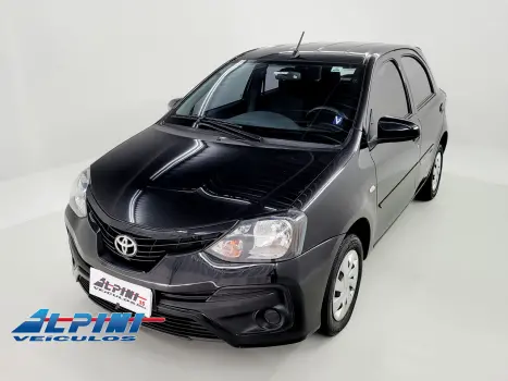 TOYOTA Etios Hatch , Foto 1