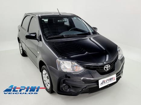 TOYOTA Etios Hatch , Foto 2