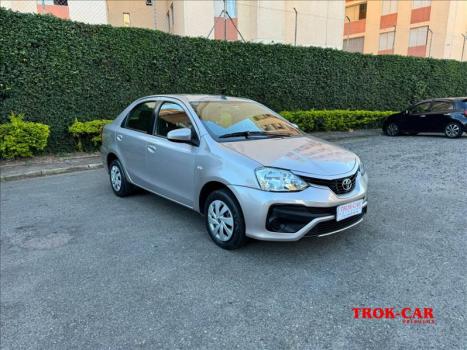 TOYOTA Etios Hatch , Foto 1