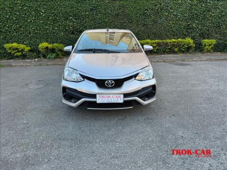 TOYOTA Etios Hatch , Foto 2