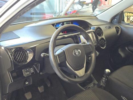 TOYOTA Etios Sedan 1.3 16V 4P FLEX X, Foto 14
