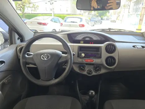TOYOTA Etios Sedan 1.3 16V 4P FLEX X, Foto 10