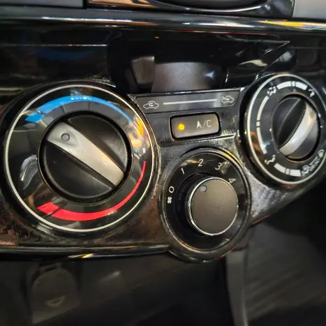 TOYOTA Etios Sedan 1.5 16V 4P FLEX PLATINUM, Foto 4