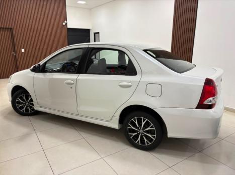 TOYOTA Etios Sedan 1.5 16V 4P FLEX PLATINUM AUTOM�TICO, Foto 4