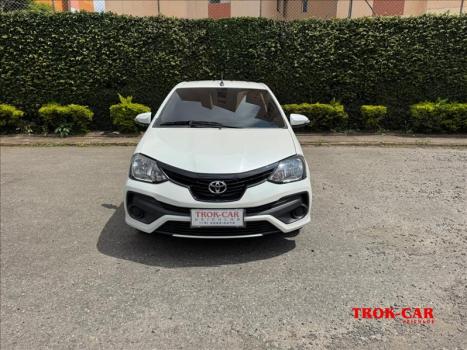 TOYOTA Etios Sedan , Foto 1