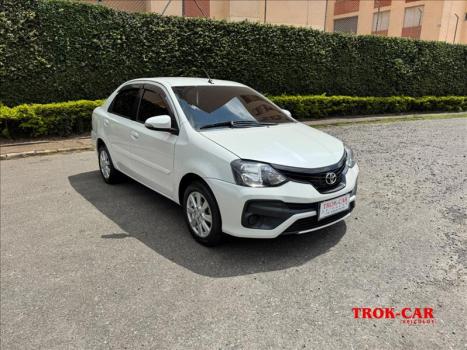 TOYOTA Etios Sedan , Foto 2