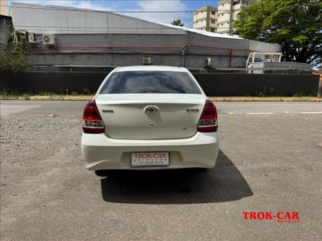 TOYOTA Etios Sedan , Foto 4