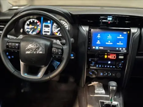 TOYOTA Hilux Caminhonete , Foto 19