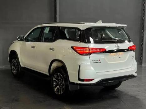 TOYOTA Hilux Caminhonete , Foto 3