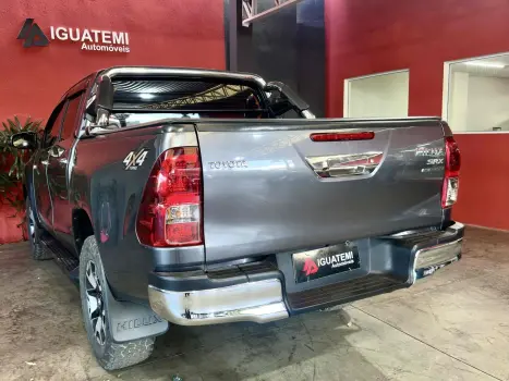TOYOTA Hilux Caminhonete 2.8 16V SRX 4X4 DIESEL CABINE DUPLA AUTOMÁTICO, Foto 3 TOYOTA Hilux Caminhonete 2.8 16V SRX 4X4 DIESEL CABINE DUPLA AUTOMÁTICO, Foto 3