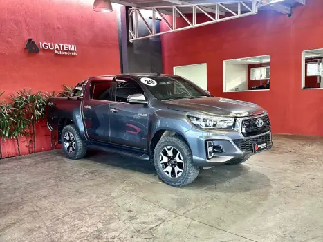 TOYOTA Hilux Caminhonete 2.8 16V SRX 4X4 DIESEL CABINE DUPLA AUTOMÁTICO, Foto 11 TOYOTA Hilux Caminhonete 2.8 16V SRX 4X4 DIESEL CABINE DUPLA AUTOMÁTICO, Foto 11