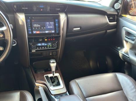 TOYOTA Hilux Caminhonete , Foto 14