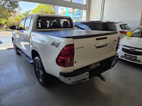 TOYOTA Hilux Caminhonete 2.8 16V 4P SR 4X4 DIESEL CABINE DUPLA AUTOMÁTICO, Foto 2 TOYOTA Hilux Caminhonete 2.8 16V 4P SR 4X4 DIESEL CABINE DUPLA AUTOMÁTICO, Foto 2