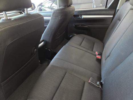 TOYOTA Hilux Caminhonete 2.8 16V 4P SR 4X4 DIESEL CABINE DUPLA AUTOMÁTICO, Foto 4 TOYOTA Hilux Caminhonete 2.8 16V 4P SR 4X4 DIESEL CABINE DUPLA AUTOMÁTICO, Foto 4