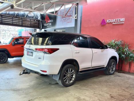 TOYOTA Hilux Caminhonete 2.7 16V 4P SRV FLEX CABINE DUPLA AUTOMÁTICO, Foto 6 TOYOTA Hilux Caminhonete 2.7 16V 4P SRV FLEX CABINE DUPLA AUTOMÁTICO, Foto 6