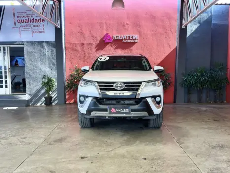 TOYOTA Hilux Caminhonete 2.7 16V 4P SRV FLEX CABINE DUPLA AUTOMÁTICO, Foto 20 TOYOTA Hilux Caminhonete 2.7 16V 4P SRV FLEX CABINE DUPLA AUTOMÁTICO, Foto 20