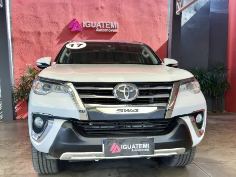 TOYOTA Hilux Caminhonete 2.7 16V 4P SRV FLEX CABINE DUPLA AUTOMÁTICO, Foto 22 TOYOTA Hilux Caminhonete 2.7 16V 4P SRV FLEX CABINE DUPLA AUTOMÁTICO, Foto 22