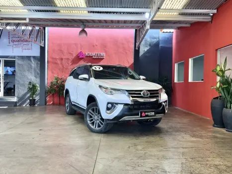 TOYOTA Hilux Caminhonete 2.7 16V 4P SRV FLEX CABINE DUPLA AUTOMÁTICO, Foto 24 TOYOTA Hilux Caminhonete 2.7 16V 4P SRV FLEX CABINE DUPLA AUTOMÁTICO, Foto 24