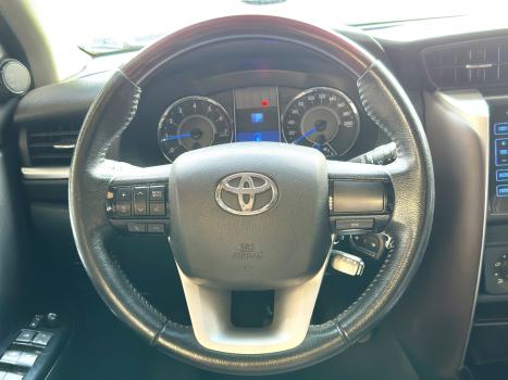 TOYOTA Hilux Caminhonete , Foto 5