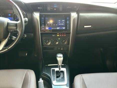 TOYOTA Hilux Caminhonete , Foto 6