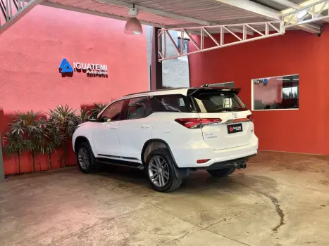 TOYOTA Hilux Caminhonete , Foto 18