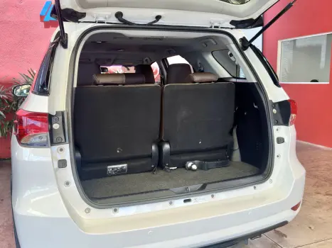 TOYOTA Hilux Caminhonete , Foto 23