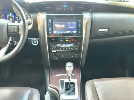 TOYOTA Hilux Caminhonete , Foto 14