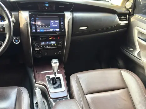 TOYOTA Hilux Caminhonete , Foto 15