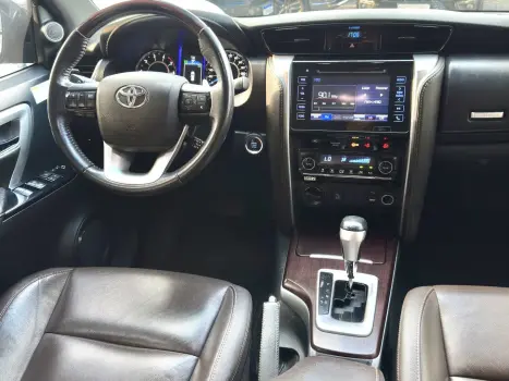 TOYOTA Hilux Caminhonete , Foto 16