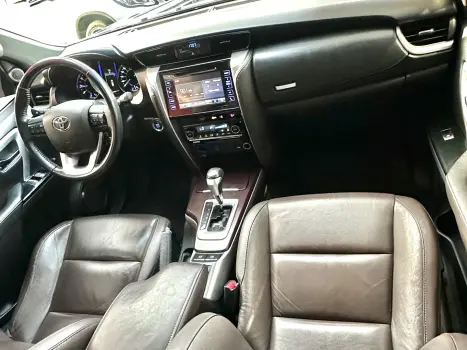 TOYOTA Hilux Caminhonete , Foto 20