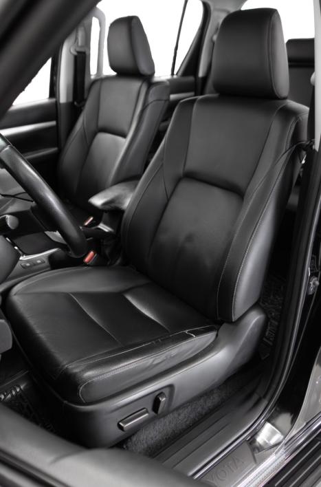 TOYOTA Hilux Caminhonete 2.8 16V SRX 4X4 DIESEL CABINE DUPLA AUTOMTICO, Foto 6