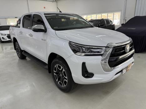 TOYOTA Hilux Caminhonete 2.8 16V SRX 4X4 TURBO DIESEL CABINE DUPLA AUTOM�TICO, Foto 2