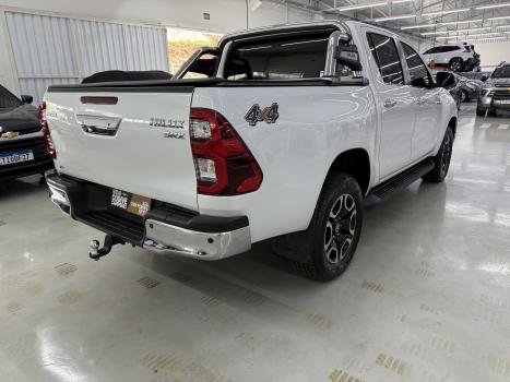 TOYOTA Hilux Caminhonete 2.8 16V SRX 4X4 TURBO DIESEL CABINE DUPLA AUTOM�TICO, Foto 3