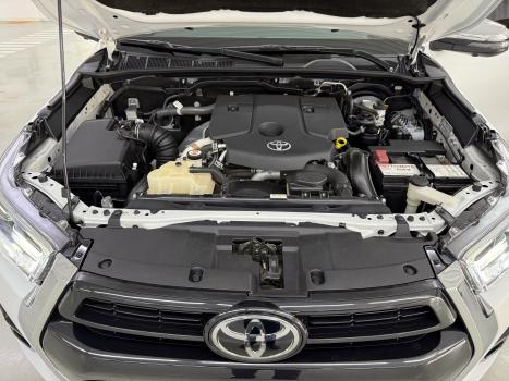 TOYOTA Hilux Caminhonete 2.8 16V SRX 4X4 TURBO DIESEL CABINE DUPLA AUTOM�TICO, Foto 13