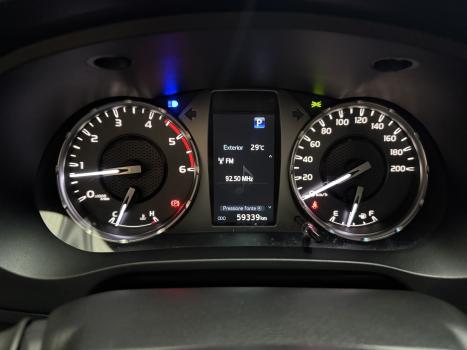 TOYOTA Hilux Caminhonete 2.8 16V SRX 4X4 TURBO DIESEL CABINE DUPLA AUTOM�TICO, Foto 14