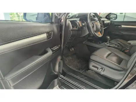 TOYOTA Hilux Caminhonete 2.8 16V SRX 4X4 TURBO DIESEL CABINE DUPLA AUTOM�TICO, Foto 12