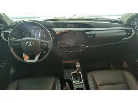 TOYOTA Hilux Caminhonete 2.8 16V SRX 4X4 TURBO DIESEL CABINE DUPLA AUTOM�TICO, Foto 15