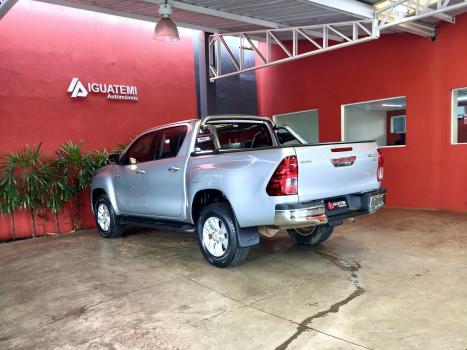 TOYOTA Hilux Caminhonete 2.7 16V 4P SRV FLEX CABINE DUPLA AUTOM�TICO, Foto 4
