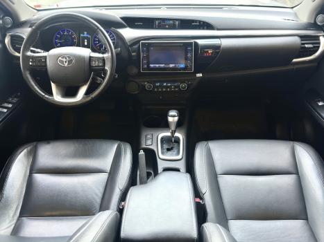 TOYOTA Hilux Caminhonete 2.7 16V 4P SRV FLEX CABINE DUPLA AUTOM�TICO, Foto 17