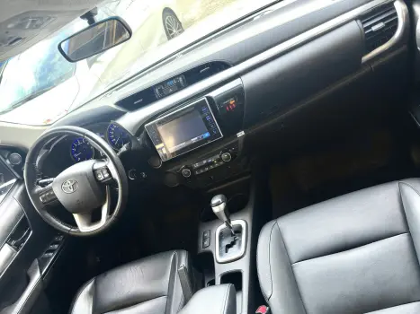 TOYOTA Hilux Caminhonete 2.7 16V 4P SRV FLEX CABINE DUPLA AUTOM�TICO, Foto 18