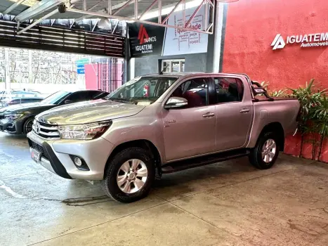 TOYOTA Hilux Caminhonete 2.7 16V 4P SRV FLEX CABINE DUPLA AUTOM�TICO, Foto 19