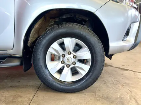 TOYOTA Hilux Caminhonete 2.7 16V 4P SRV FLEX CABINE DUPLA AUTOM�TICO, Foto 23